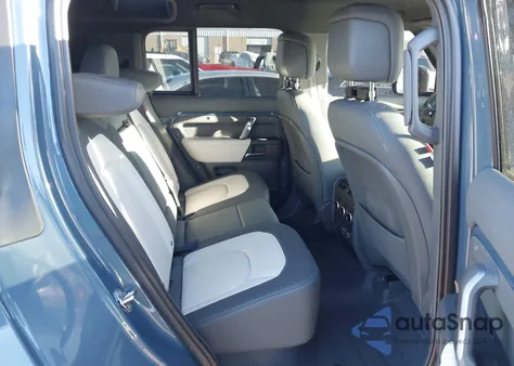 2023 Land Rover Defender 110 X-Dynamic Se z USA, uszkodzony, nr VIN SALE27EU3P2192185